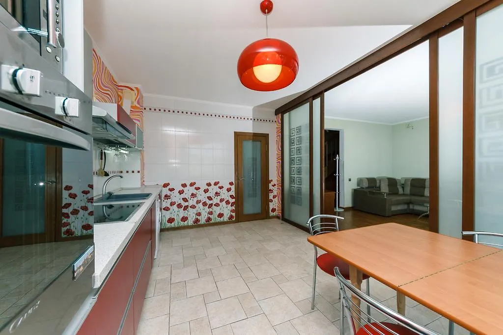 Two-Storey Apartment Near Iec 基輔 0*,  乌克兰